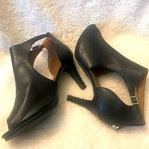 Women’s Size 10W Peep Toe Heeled Booties